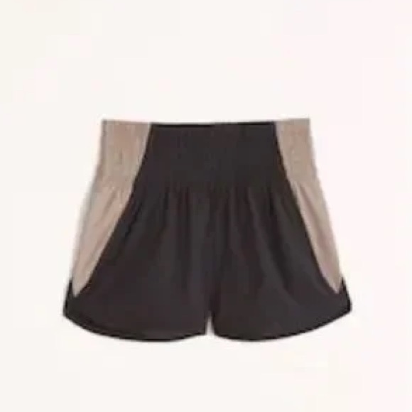 YPB by Abercrombie & Fitch motion TEK Unlined Ultra High Rise Workout Short - Picture 3 of 14